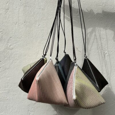 1+1 Design - Tetraede taske lille 15x15 cm.