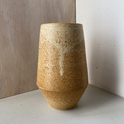 Julie Damhus - The Garden Vase (medium, brun)