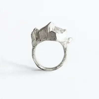 Sarah Winther - Raw Rock Silver Fingerring