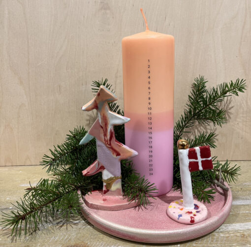 Hverdagsmagi - Håndfarvet kalenderlys (coral-rosa)