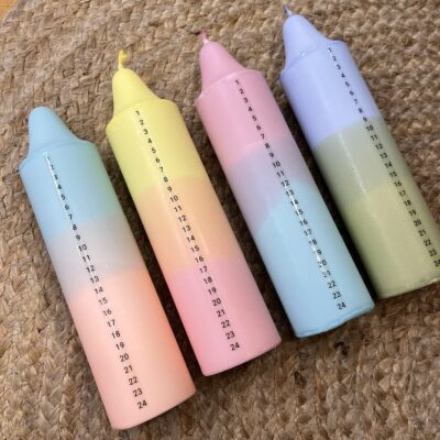 Hverdagsmagi - Håndfarvet kalenderlys 20 cm