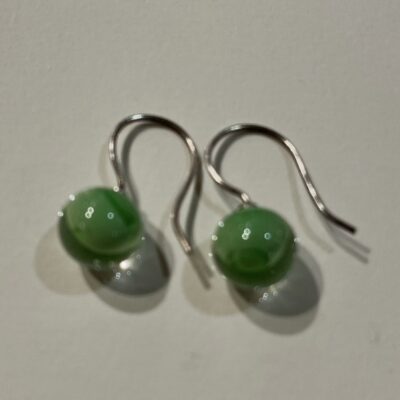 Karen Nyholm Ørekrog med grøn perle