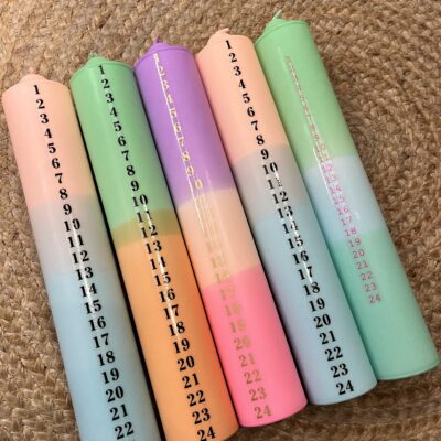 Hverdagsmagi - Håndfarvet kalenderlys 35 cm- diverse farver