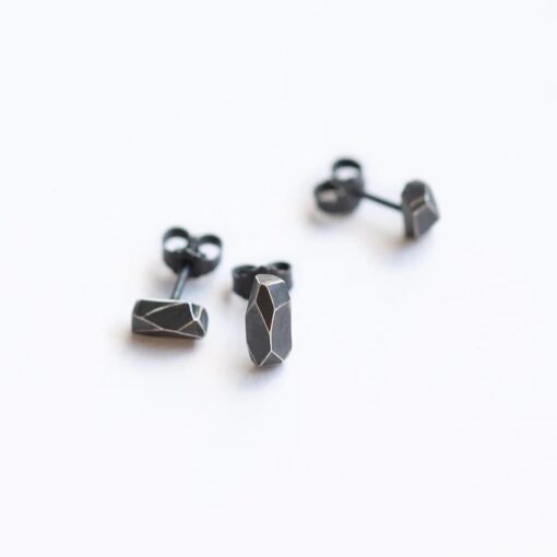 sarah-winther-fragment-studs-oxideret-oerestikker
