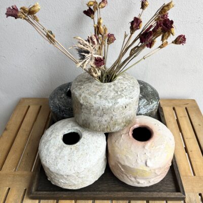 Bjarni Sigurðsson - Lav Cylinder vase med lukket top