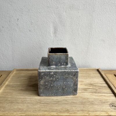 Bjarni Sigurðsson - Kvadratisk vase med hals