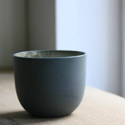 Mia Maya Design - Kaffe kop, Petrol Blue w/ crystal glaze (250 ml)